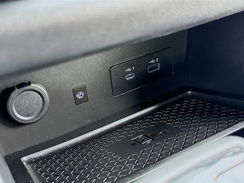 Used 2024 Nissan Pathfinder SL AWD/4WD image 12