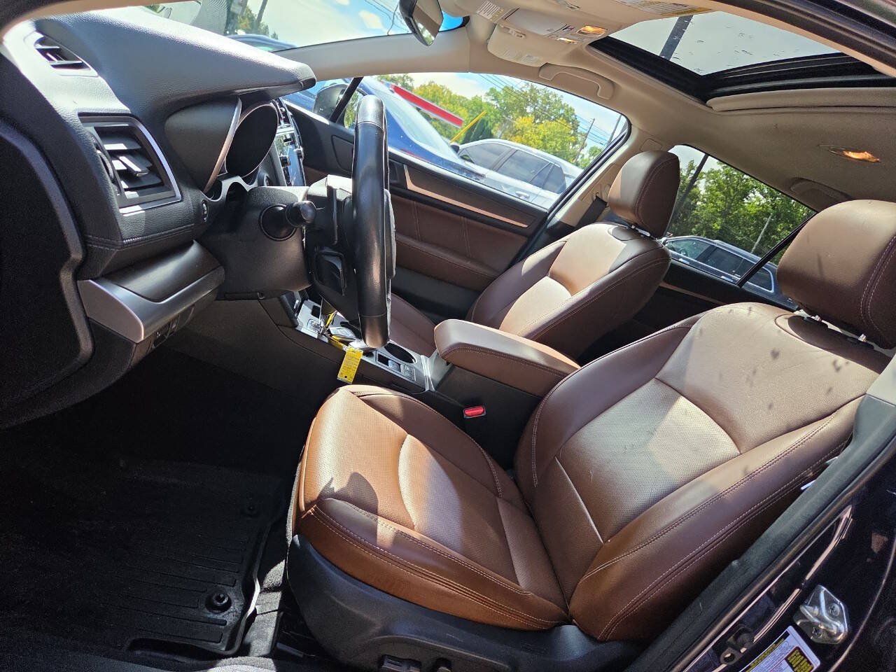 Used 2018 Subaru Outback 3.6R Touring AWD/4WD image 16