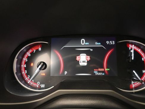 Used 2024 Toyota RAV4 XLE FWD image 19