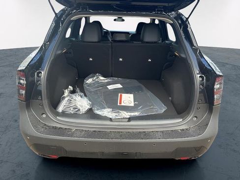 New 2026 Nissan Kicks SR FWD image 9