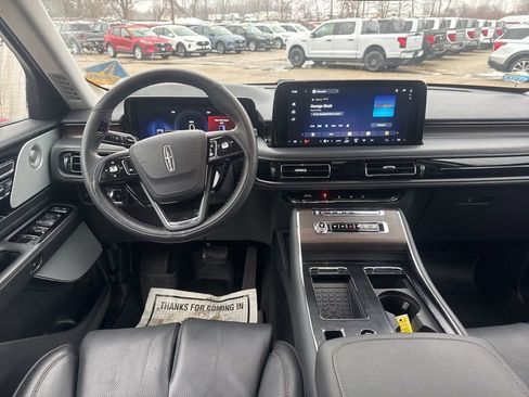 Used 2025 Lincoln Aviator Reserve w/ Equipment Group 201A image 6