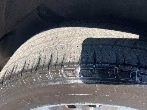 Used 2019 Toyota Highlander XLE image 44