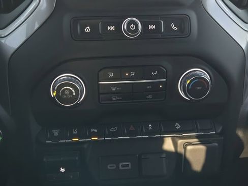 Used 2025 Chevrolet Silverado 2500 Custom w/ Custom Value Package image 21