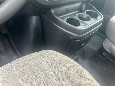 Used 2021 Chevrolet Express 3500 RWD image 21