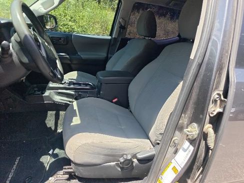 Used 2017 Toyota Tacoma SR RWD image 9