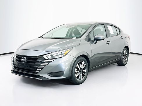 Used 2025 Nissan Versa SV FWD image 3