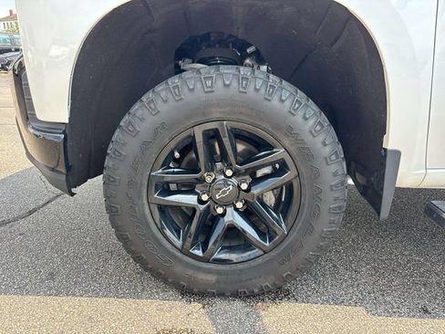 Used 2021 Chevrolet Silverado 1500 LT Trail Boss w/ Convenience Package II AWD/4WD image 11