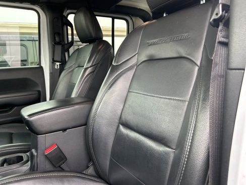 Used 2022 Jeep Gladiator Sport image 35