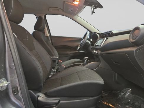 Used 2022 Nissan Kicks S FWD image 32