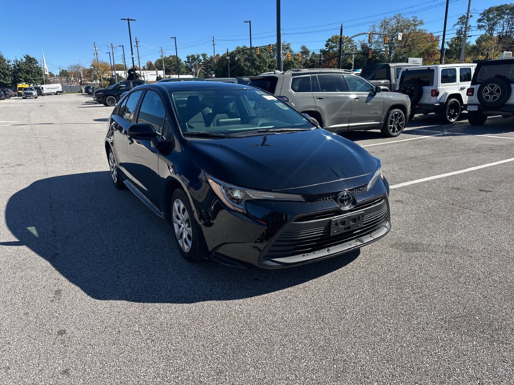 Used 2025 Toyota Corolla LE FWD image 4