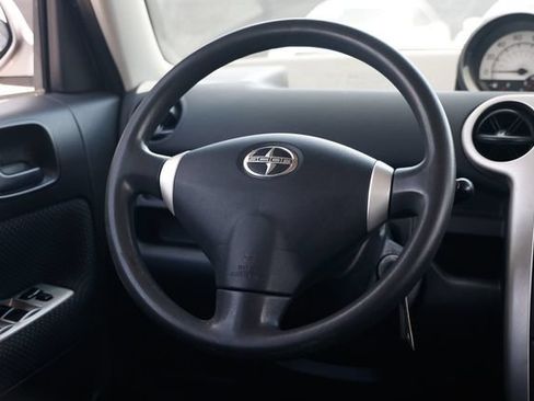 Used 2005 Scion xB FWD image 31