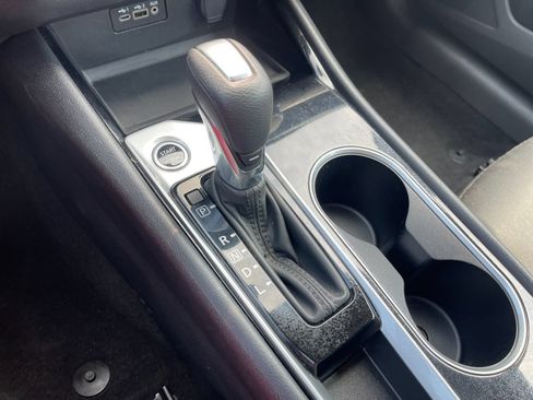 Used 2024 Nissan Altima 2.5 SV FWD image 22