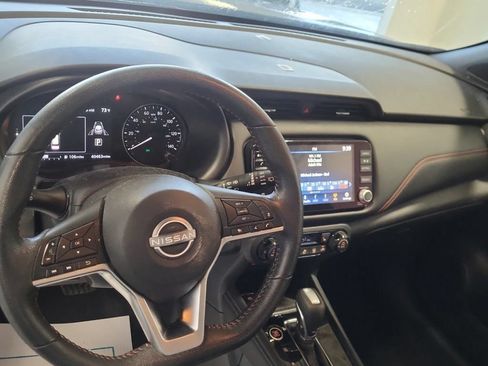 Used 2023 Nissan Kicks SR w/ SR Premium Package FWD image 6