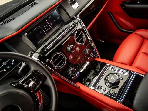 Used 2021 Rolls-Royce Cullinan image 34