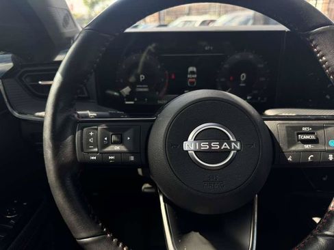 Used 2025 Nissan Kicks SR w/ SR Premium Package FWD image 12