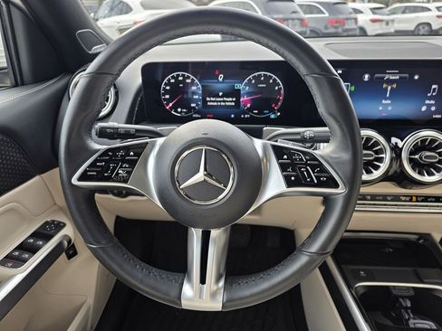 Certified 2024 Mercedes-Benz GLB 250 4MATIC image 17