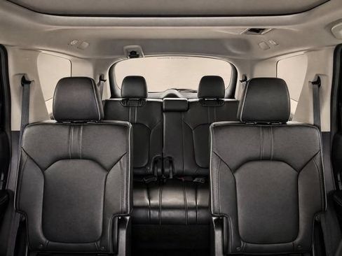 Used 2025 Honda Pilot Elite image 16