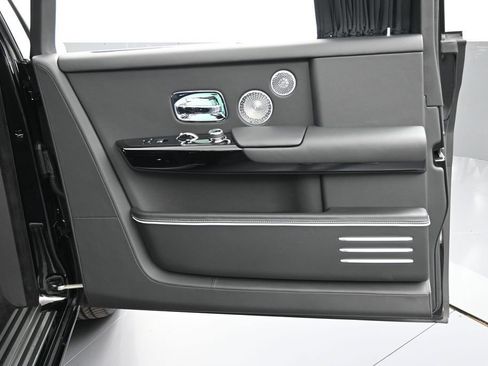 New 2027 Rolls-Royce Phantom Extended Wheelbase RWD image 23