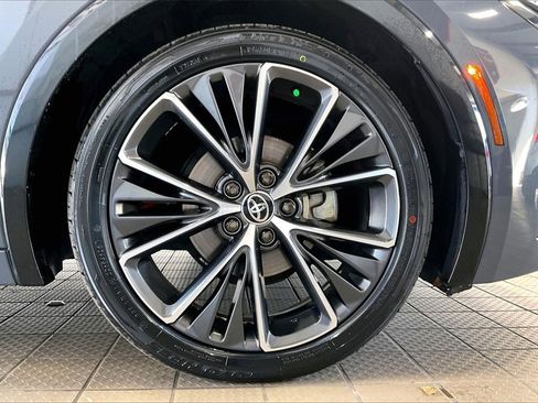 Used 2024 Toyota Prius XLE image 33