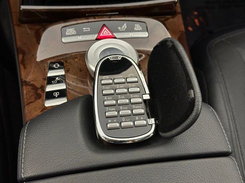 Used 2011 Mercedes-Benz S 550 4MATIC image 18