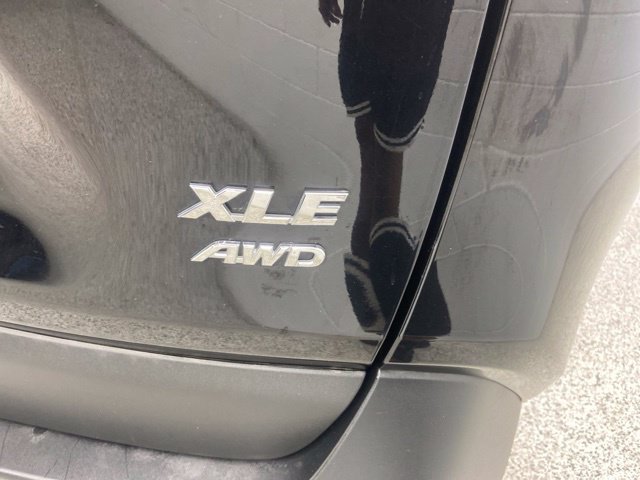 Used 2022 Toyota RAV4 XLE AWD/4WD image 25