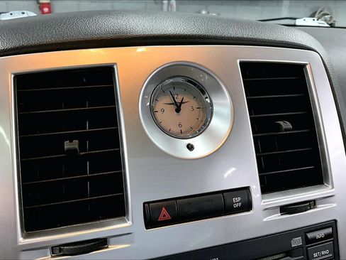 Used 2005 Chrysler 300 C w/ Navigation & Sound Group II RWD image 33