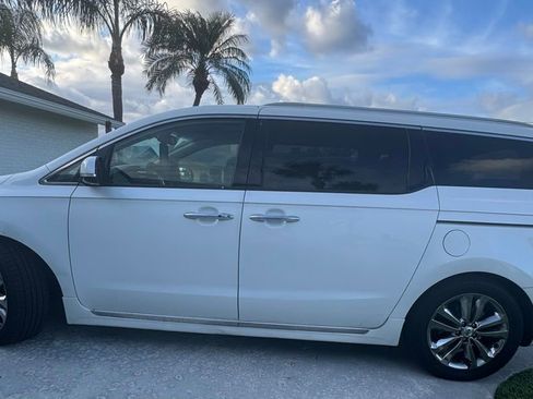 Used 2017 Kia Sedona SX Limited w/ SXL Prestige Package FWD image 6