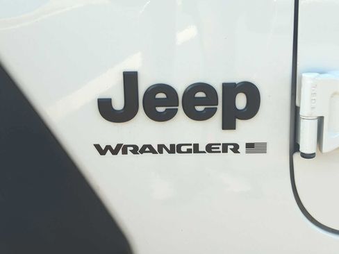 Used 2023 Jeep Wrangler Sport S image 11