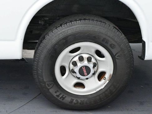 Used 2018 GMC Savana 2500 w/ Enhanced Convenience Package RWD image 28