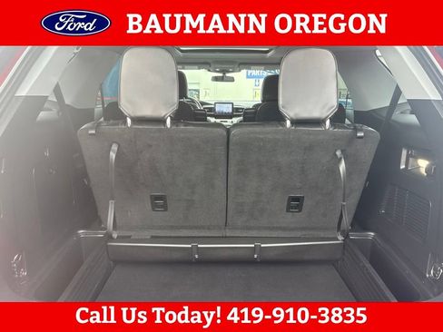 Used 2022 Ford Explorer XLT w/ Equipment Group 202A AWD/4WD image 12