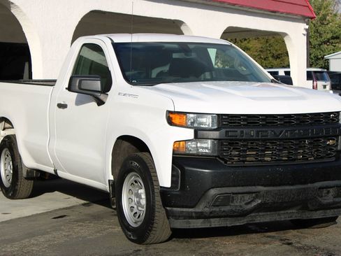 Used 2019 Chevrolet Silverado 1500 W/T w/ Trailering Package image 3