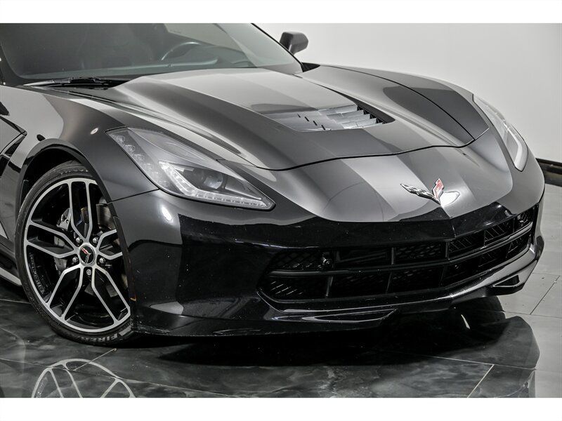 Used 2016 Chevrolet Corvette Stingray Coupe w/ 2LT Preferred Equipment Group RWD image 2