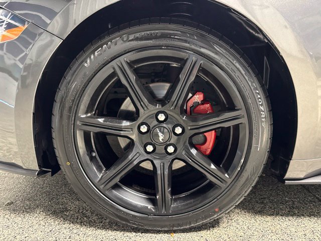 Used 2018 Ford Mustang Coupe w/ Black Accent Pkg RWD image 4