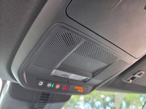 Used 2025 Chevrolet Traverse LT AWD/4WD image 35
