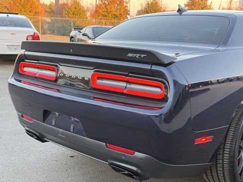 Used 2015 Dodge Challenger SRT Hellcat image 8