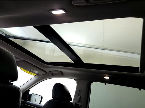 Used 2023 Honda Pilot Touring image 27