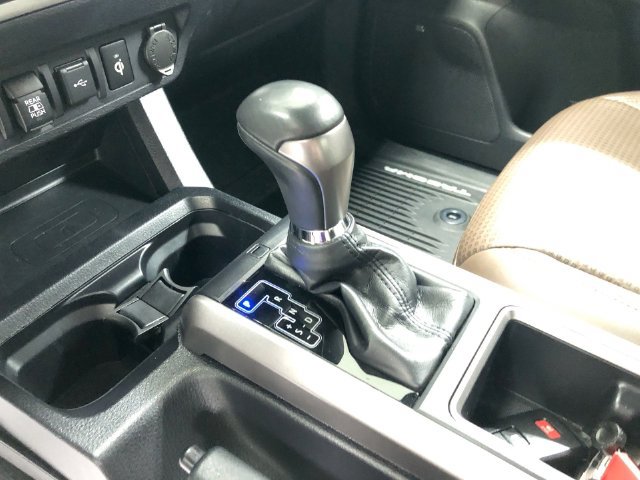 Used 2020 Toyota Tacoma Limited AWD/4WD image 26
