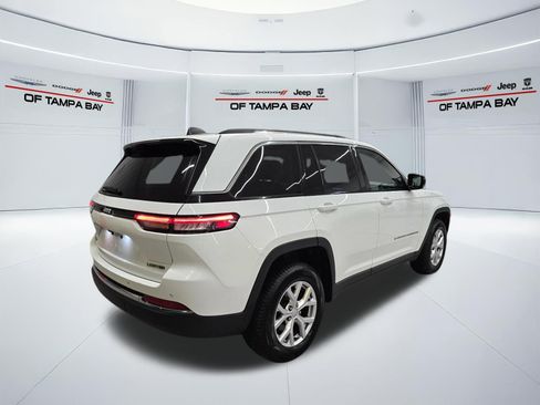 Certified 2022 Jeep Grand Cherokee Limited AWD/4WD image 6