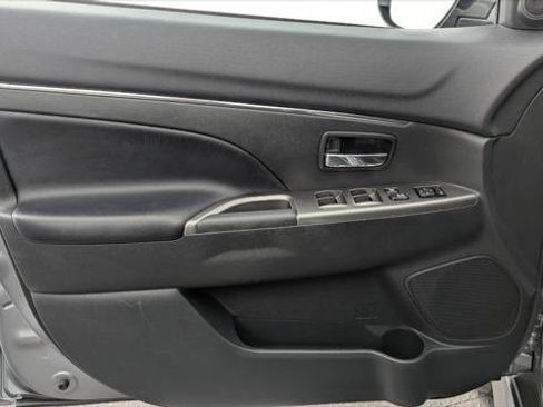 Used 2025 Mitsubishi Outlander Sport SE AWD/4WD image 13