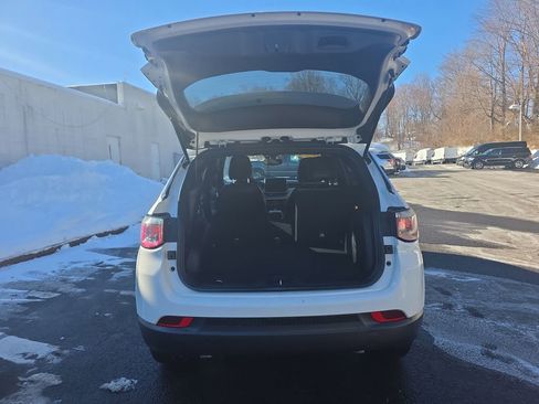 Used 2023 Jeep Compass Latitude w/ Sun and Sound Group image 18