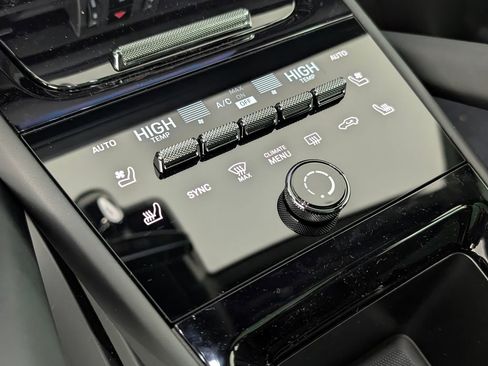 New 2026 Porsche Cayenne GTS image 34