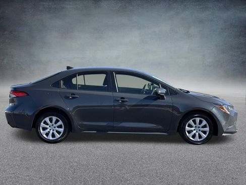 Used 2023 Toyota Corolla LE image 2