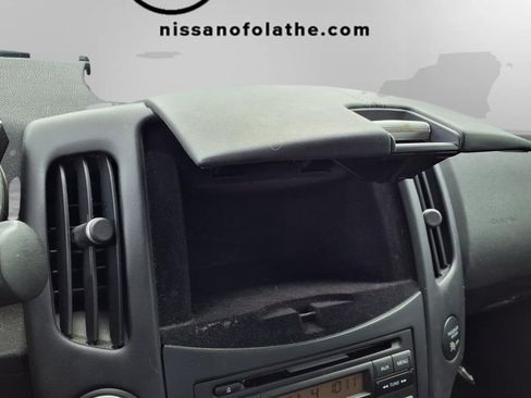 Used 2011 Nissan 370Z Coupe RWD image 6