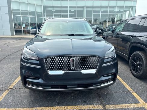 Used 2023 Lincoln Aviator Reserve w/ Elements Package Plus AWD/4WD image 2