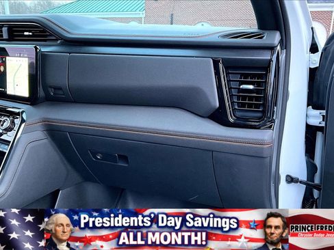 Used 2022 GMC Sierra 1500 AT4 w/ AT4 Premium Package image 13