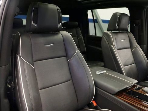 Certified 2022 Cadillac Escalade ESV Premium Luxury image 16