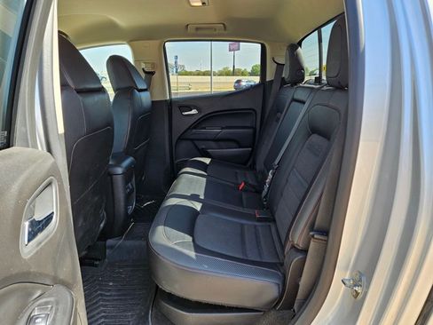 Used 2015 GMC Canyon SLE w/ All-Terrain Package image 18