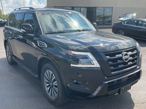 Used 2023 Nissan Armada SL w/ Midnight Edition Package image 3