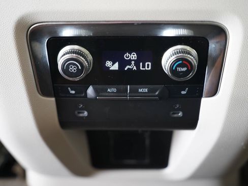 Used 2022 GMC Yukon Denali AWD/4WD image 29