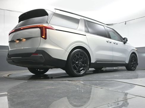 Used 2025 Kia Carnival SX Prestige FWD image 35